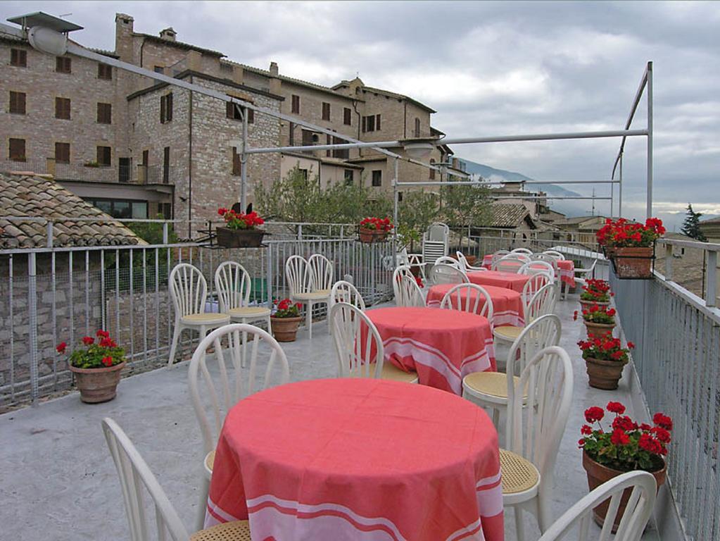 Hotel San Francesco Assisi Exteriör bild